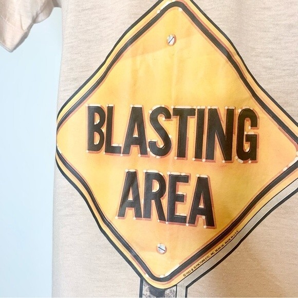VTG 80's Single Stitch Devknit Novelty Tee Road Sign "Blasting Area" M - Picture 6 of 9
